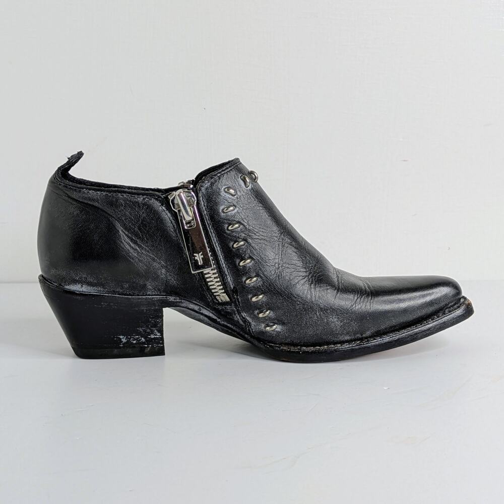 Frye Sacha Shooties 6 Black Leather Silver Stud Ankle Boots Heritage Style - Picture 9 of 16